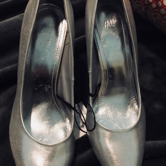 NWT~ H&M~METALLIC SILVER HEELS~ SIZE US 10, EU 40 - Picture 5 of 6